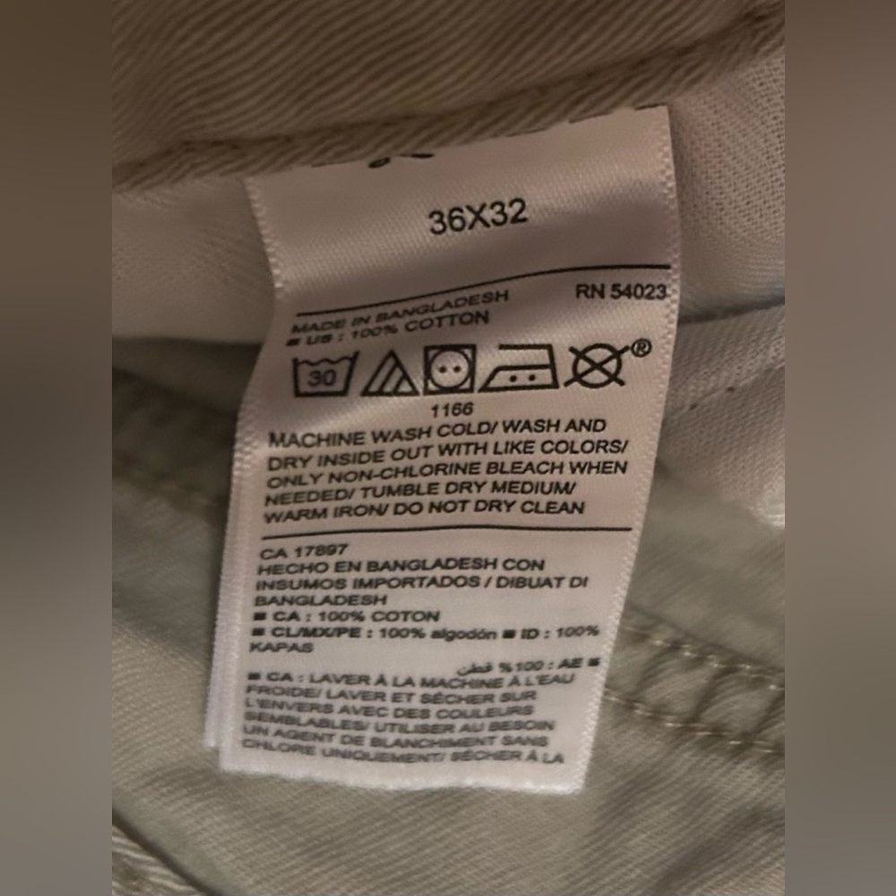 Men’s 36x32 Khaki Pants Old Navy Straight Leg - Picture 3 of 4